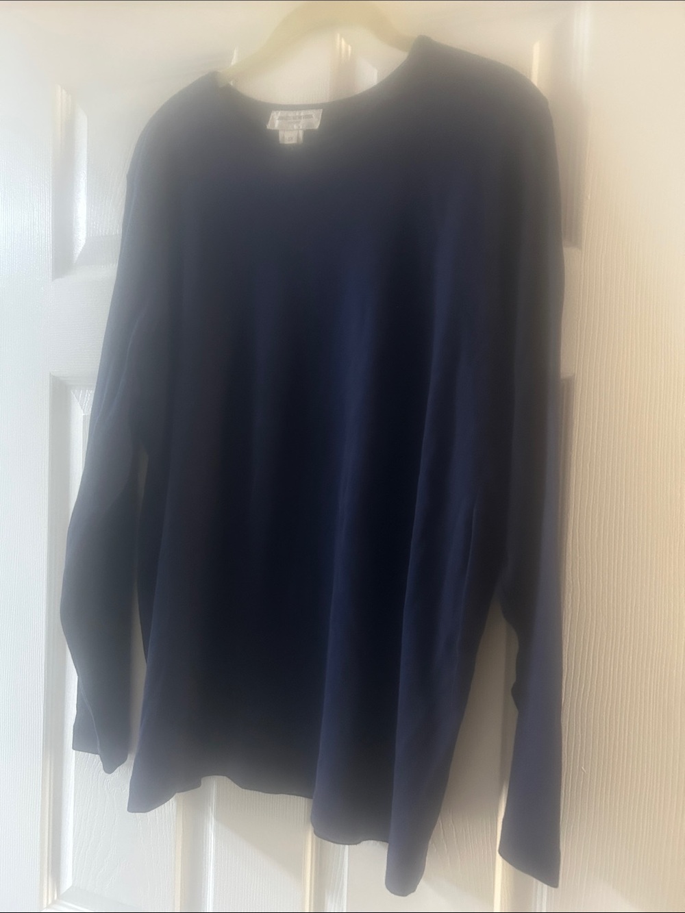 Women’s Navy Crewneck top